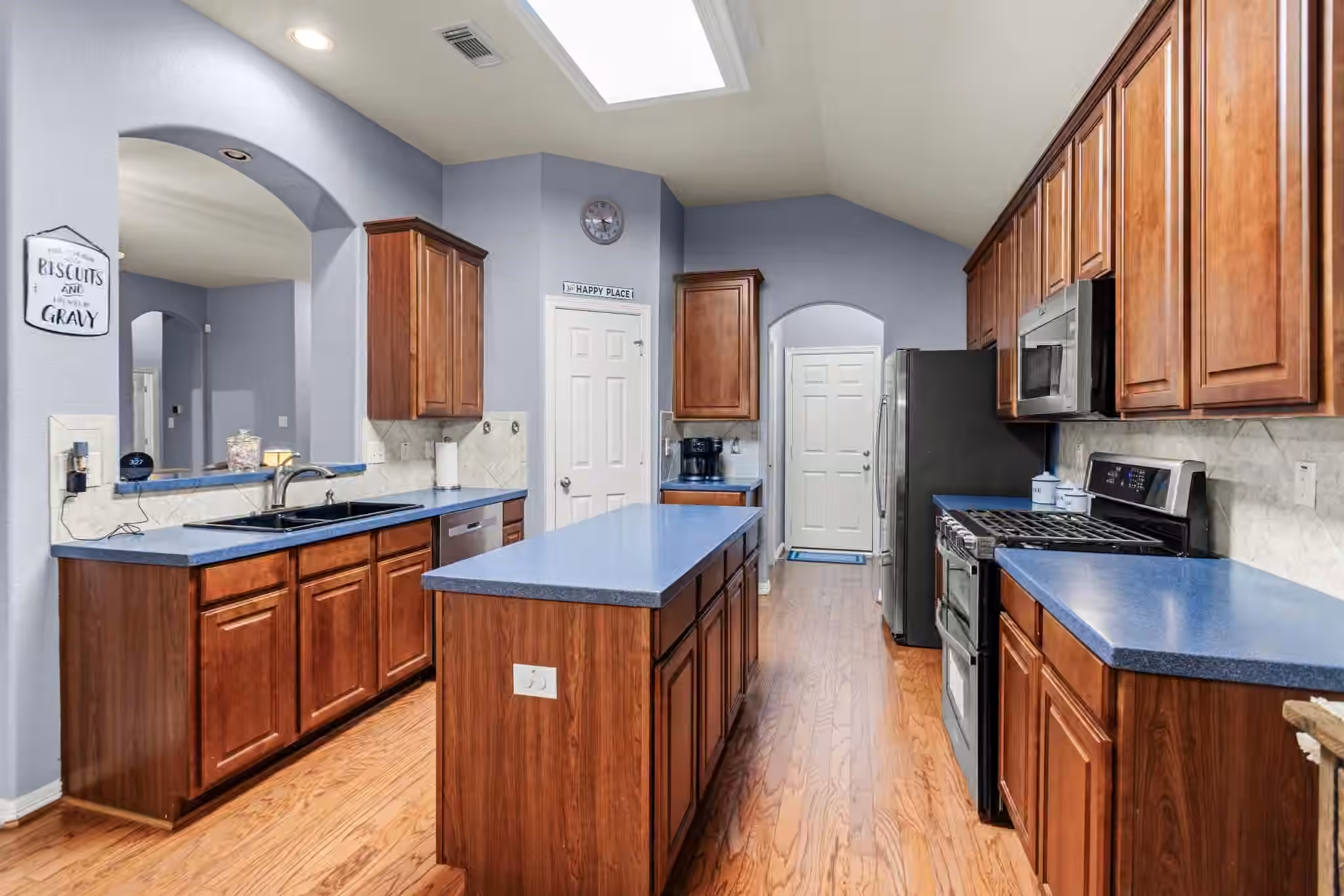 Photo 6 of 10244 Elmo Court, Conroe, TX