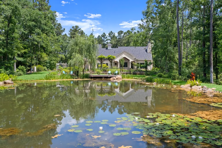 Photo of 129 Stagecoach Circle, Huntsville, TX 77340