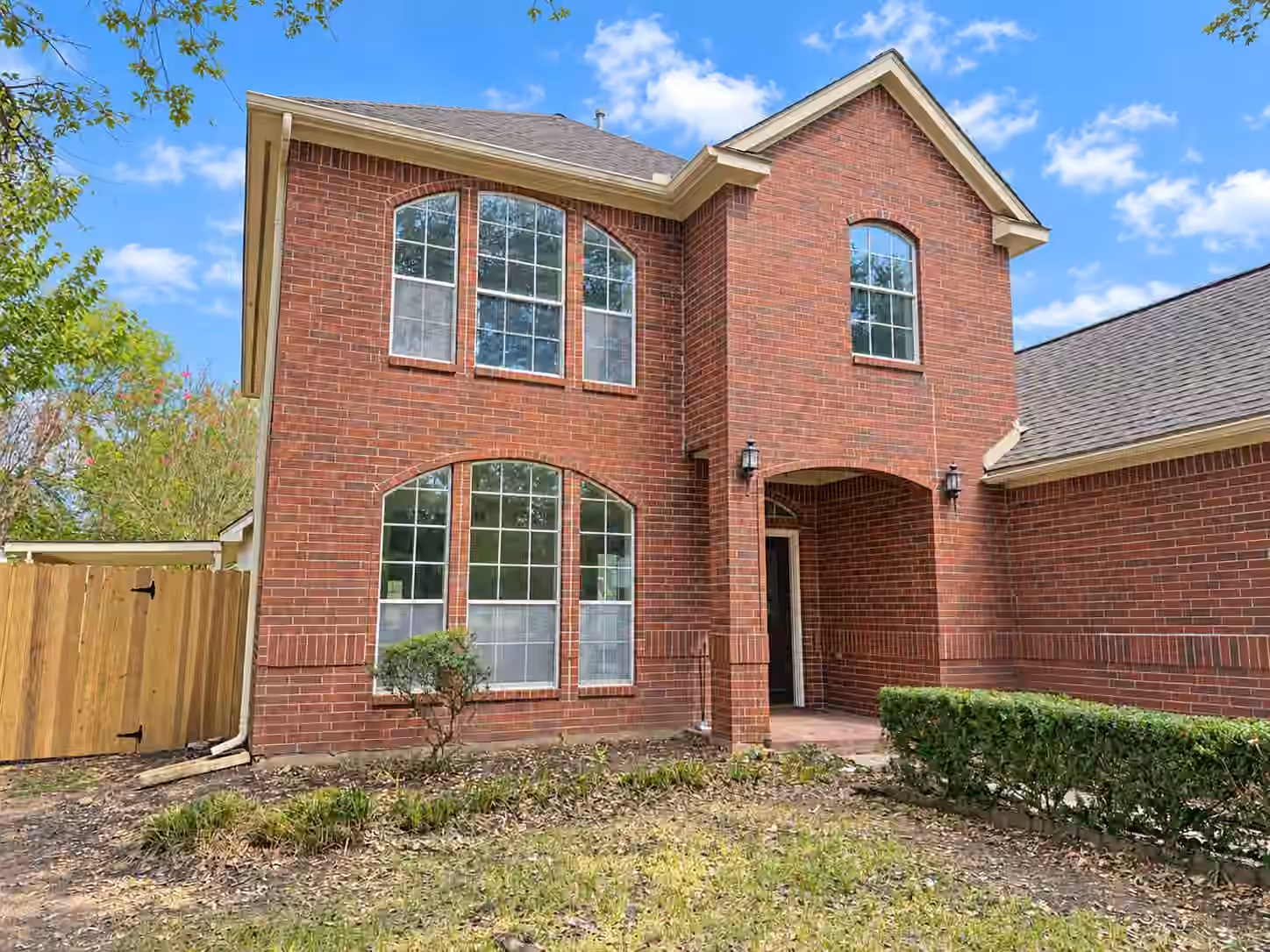 Photo 2 of 206 Hartwood Court, Sugar Land, TX