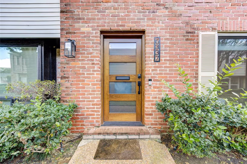 Photo 3 of 6337 Briar Rose Drive 145, Houston, TX