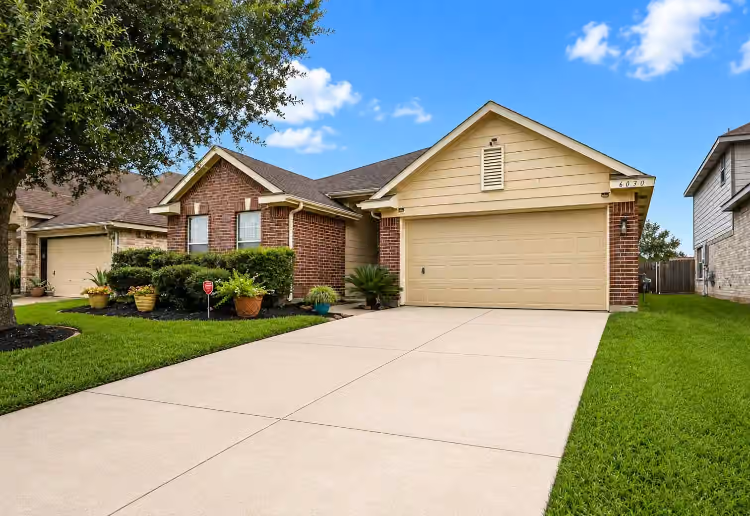 Photo 3 of 6030 Sandy Creek Drive, Baytown, TX