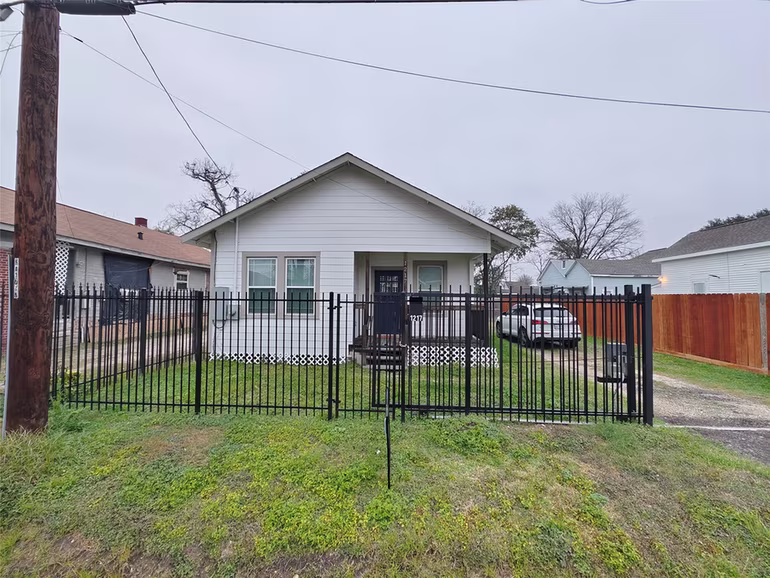 Photo 3 of 1217 Campbell Street, Houston, TX