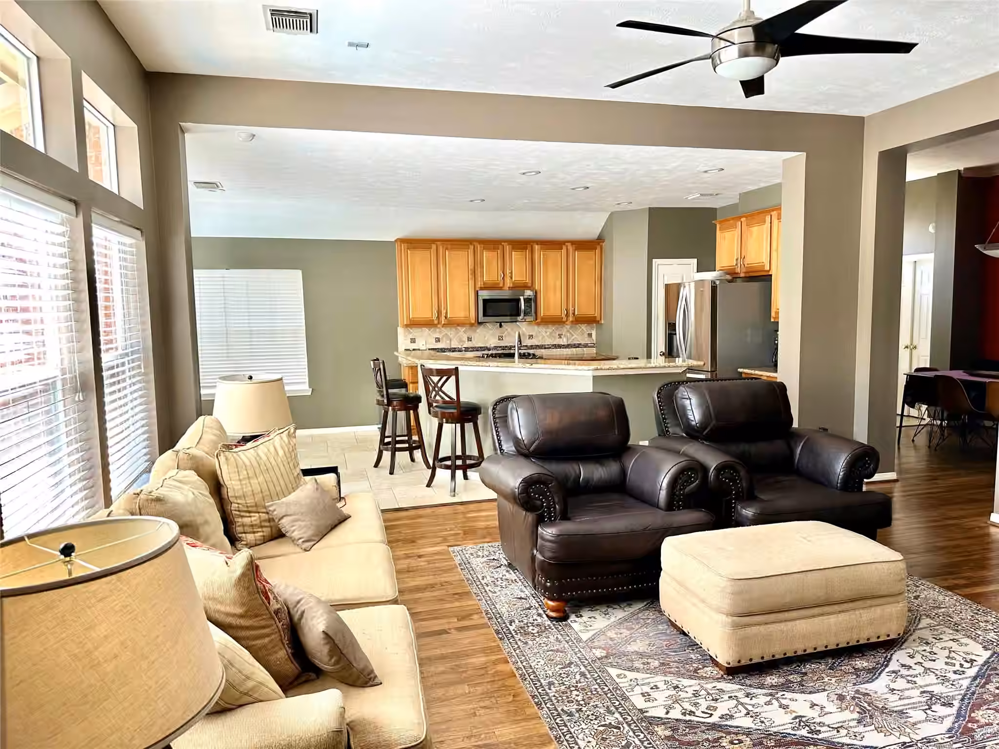 Photo 3 of 8910 Everhart Lane, Houston, TX