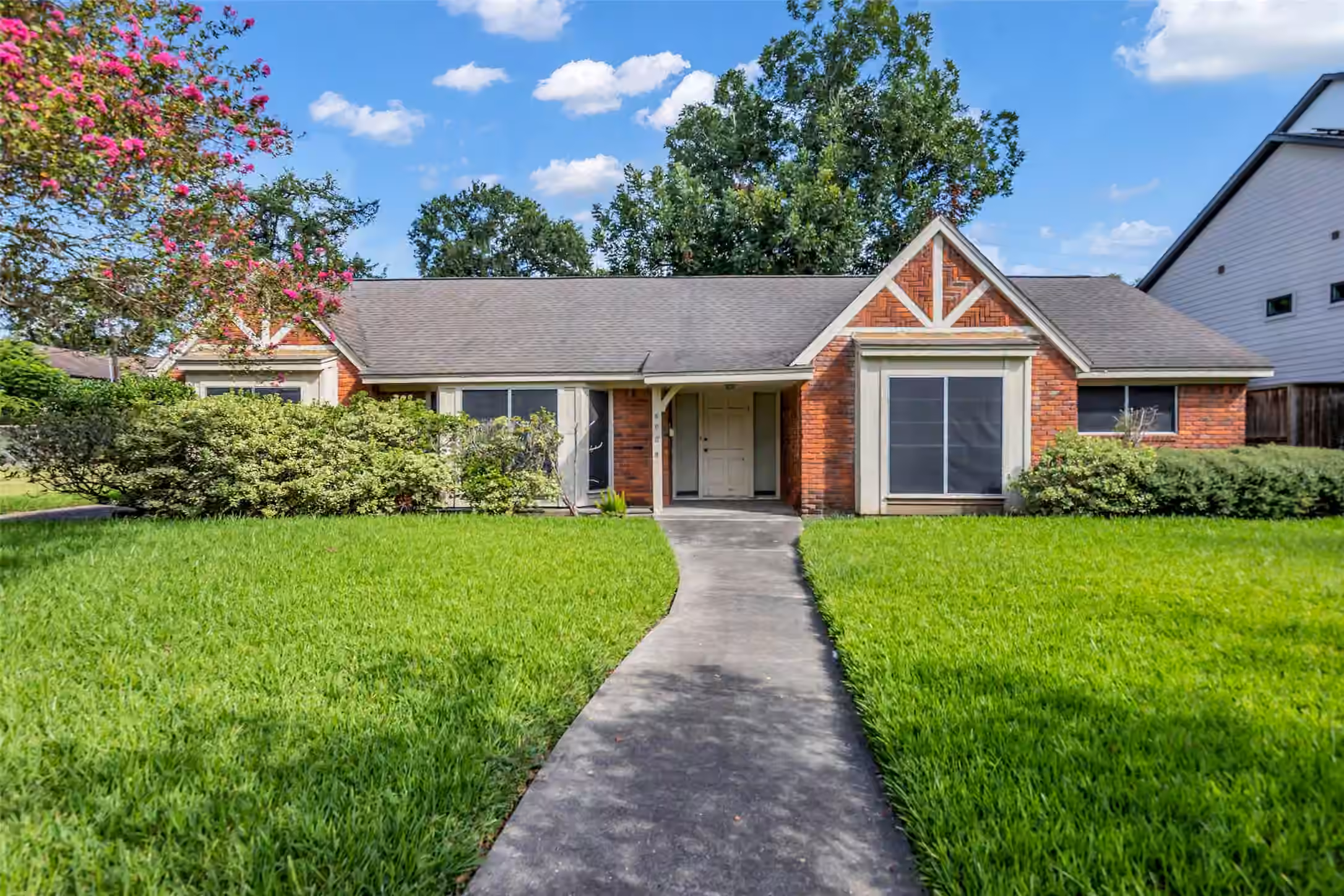 Photo of 5006 Yarwell Drive, Houston, TX
