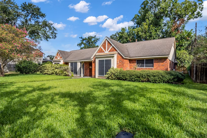 Photo 2 of 5006 Yarwell Drive, Houston, TX