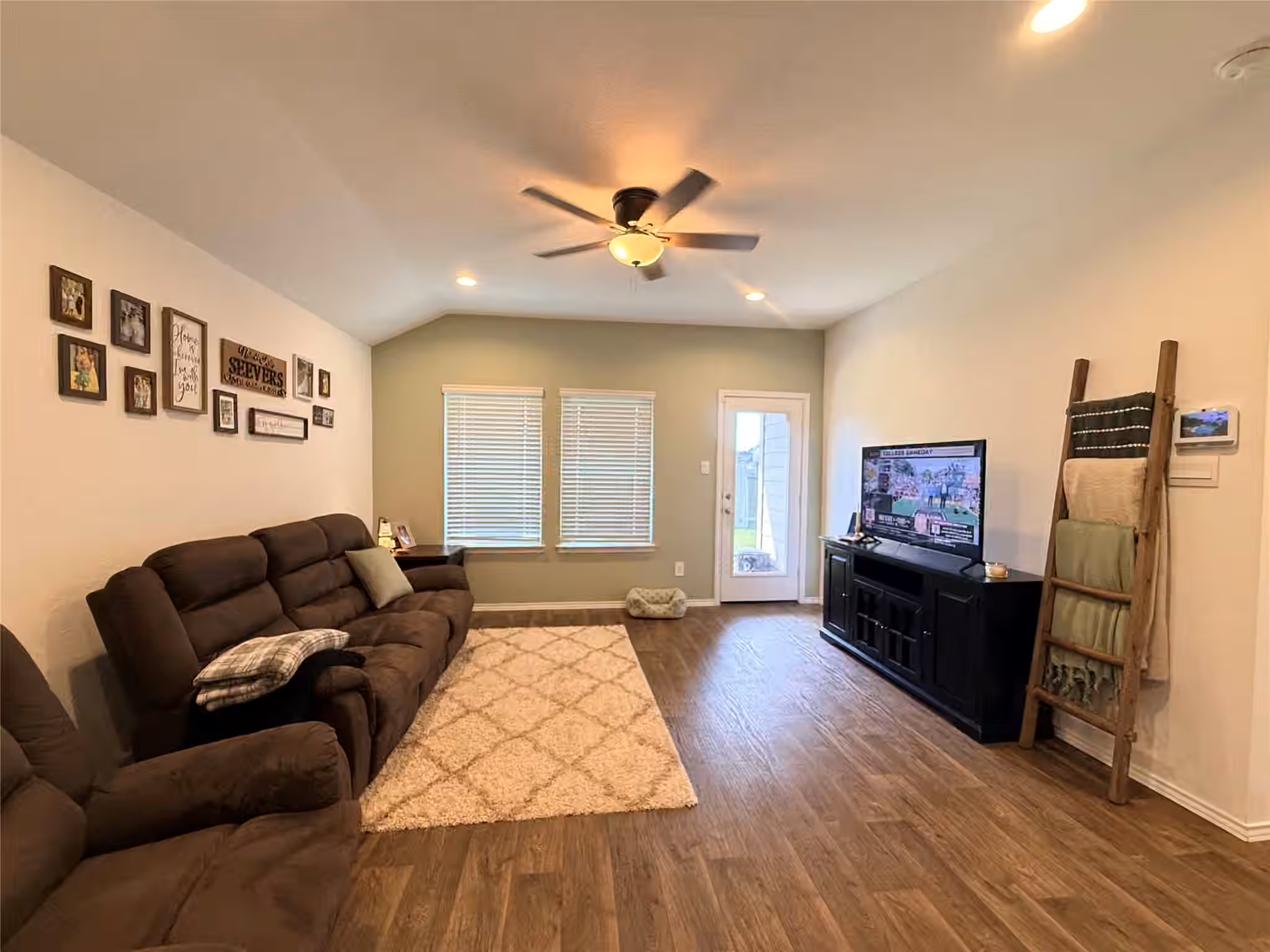 Photo 6 of 14845 Cypress Hollow Drive, New Caney, TX