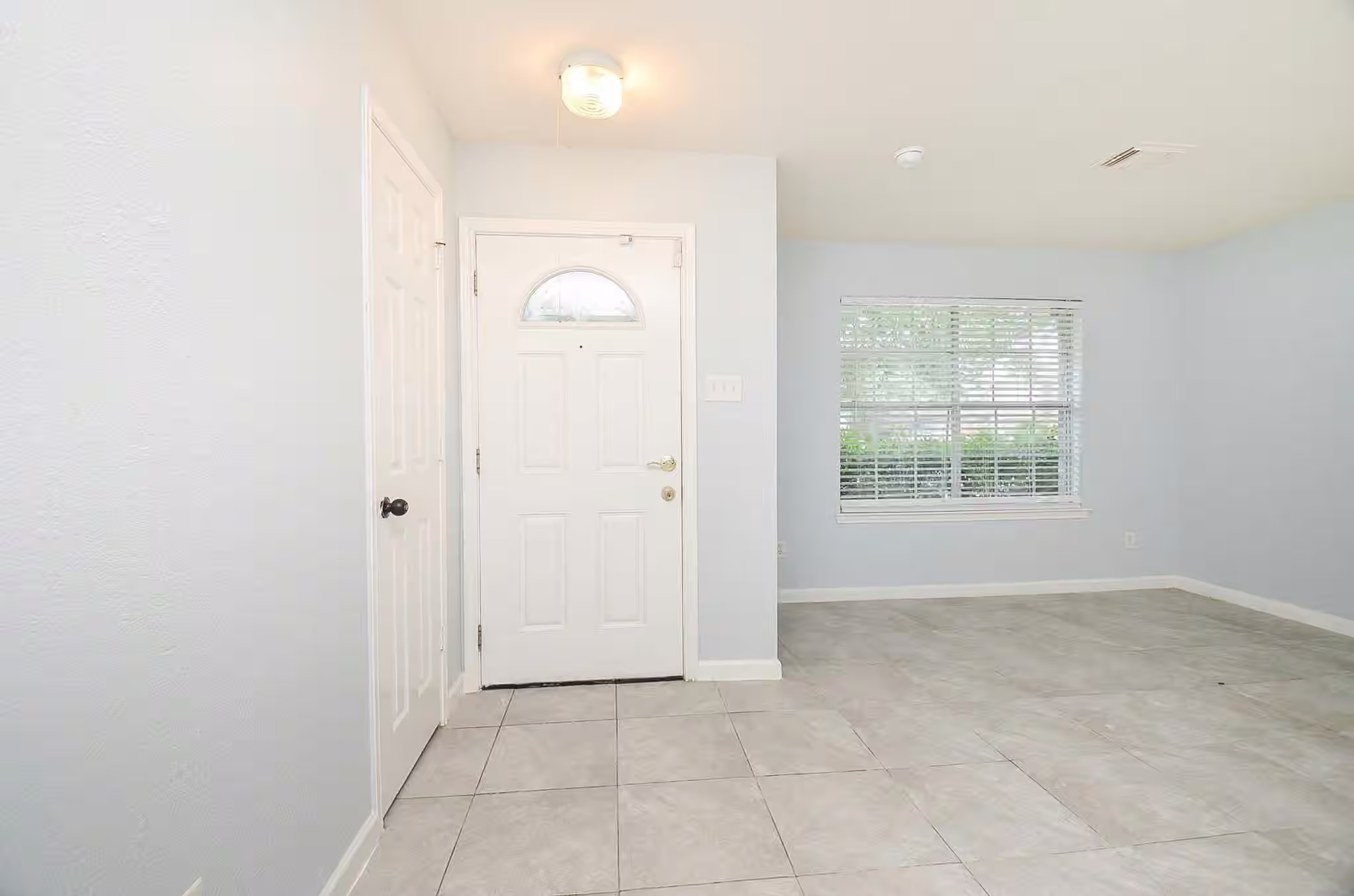 Photo 3 of 9503 Eaglewood Spring Drive, Houston, TX