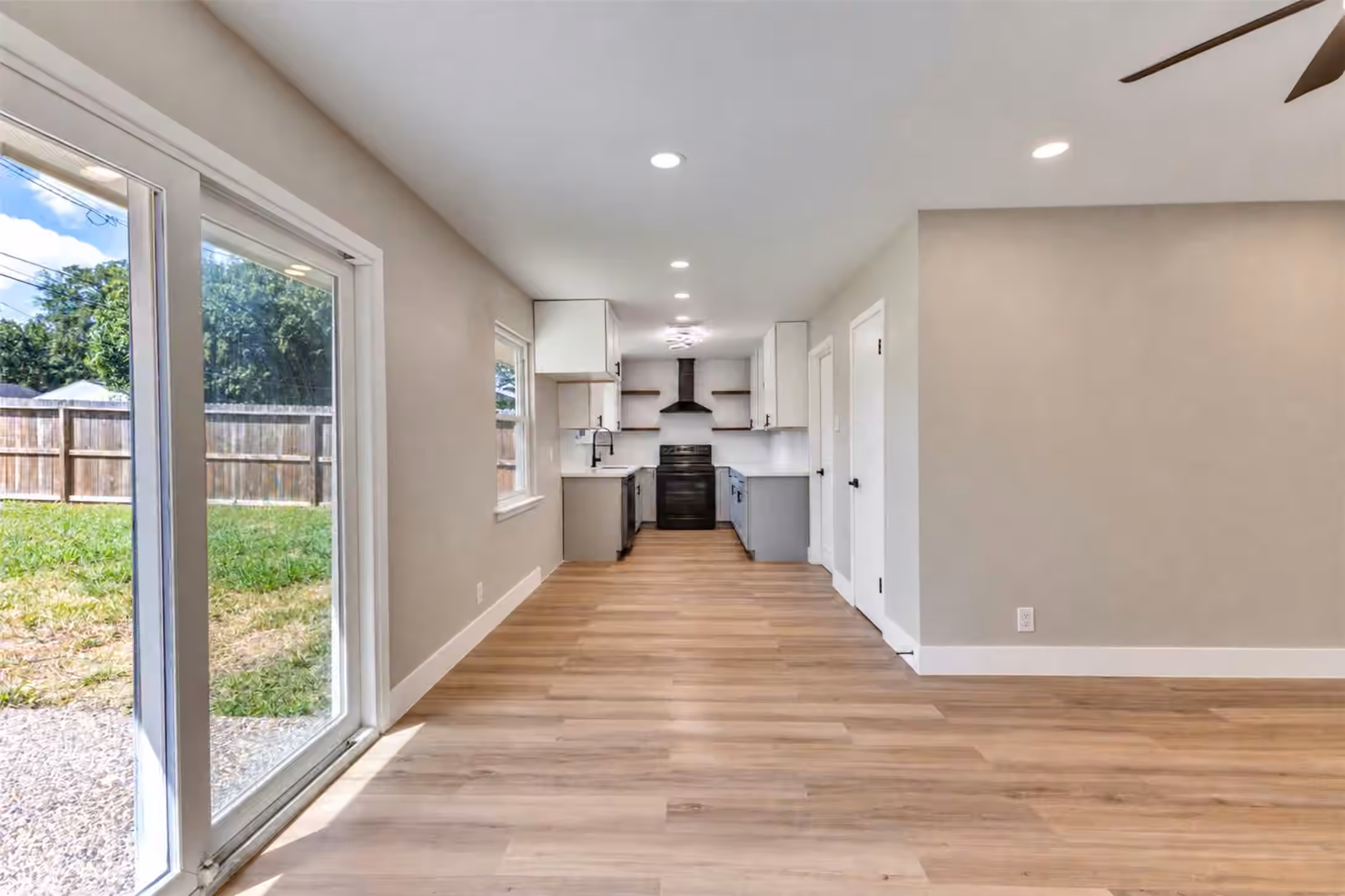 Photo 7 of 9419 Val Verde Street, Houston, TX
