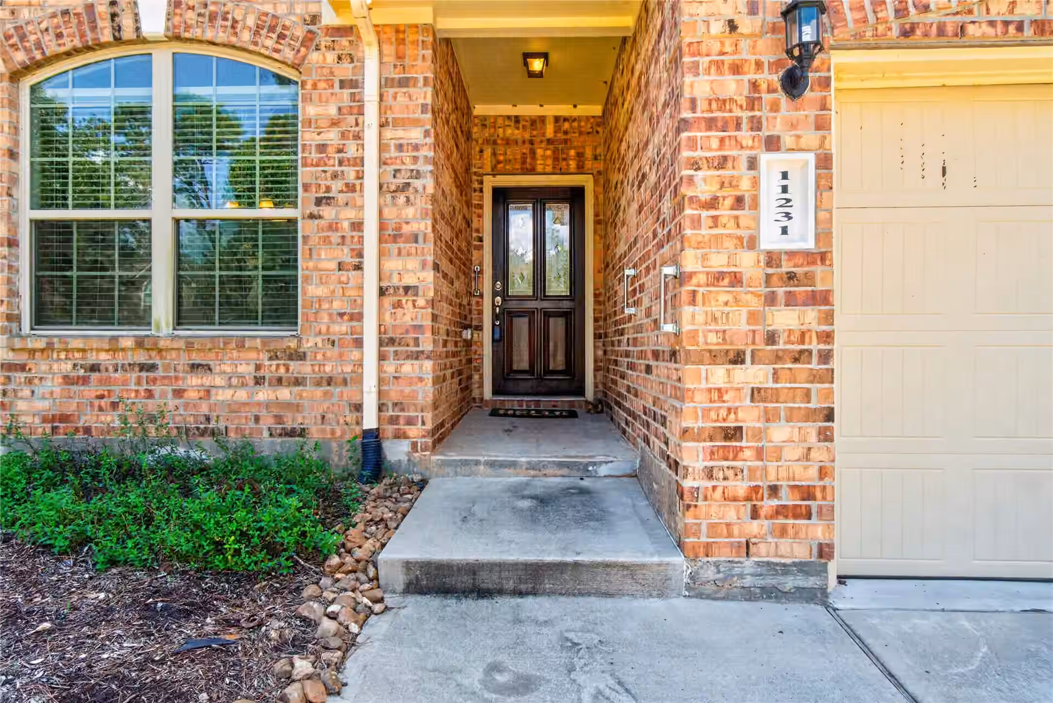 Photo 7 of 11231 Burning Tree Drive, Montgomery, TX