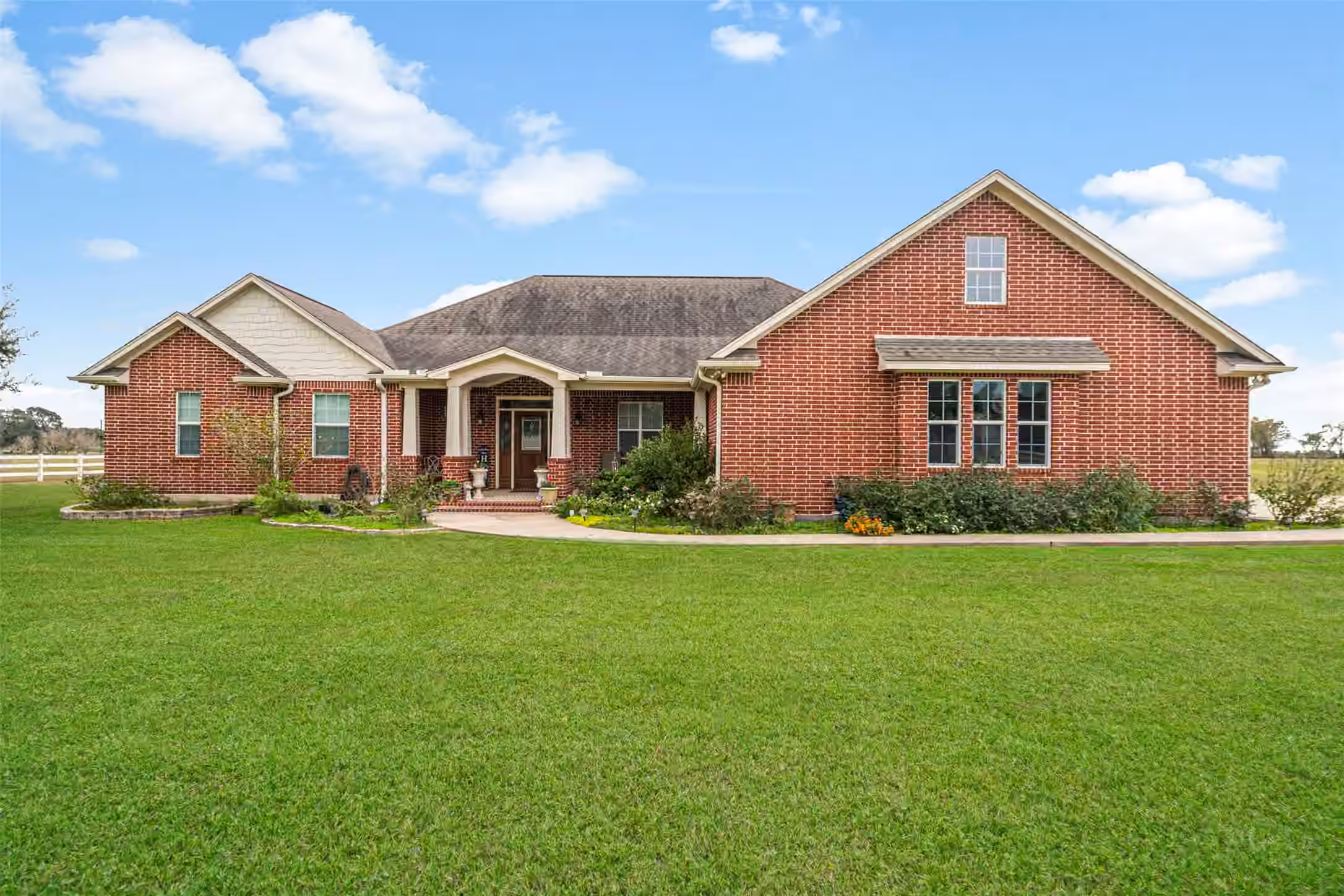 Photo 5 of 32027 Meadow View Lane, Waller, TX