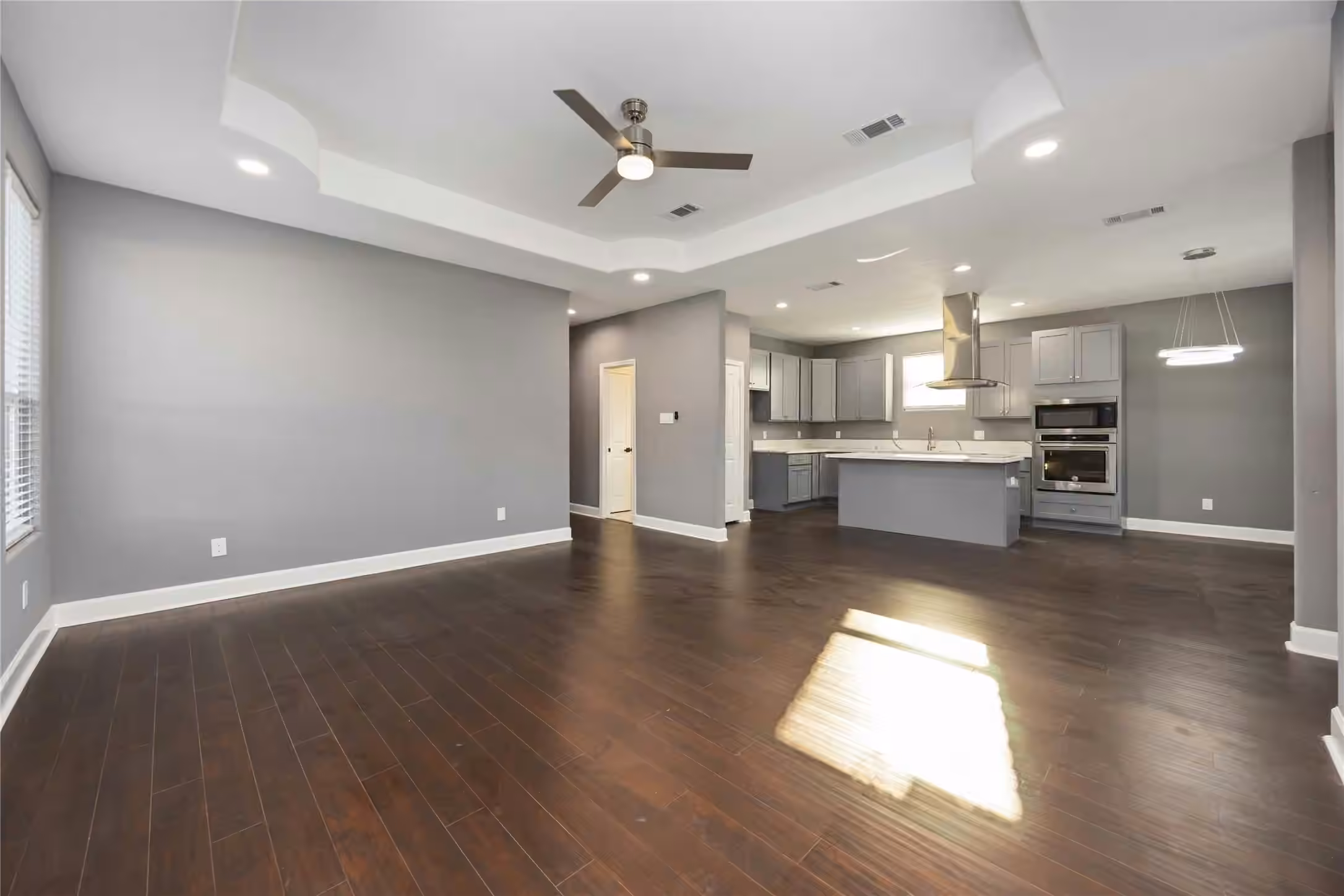 Photo 5 of 813 Fortune Street, Houston, TX