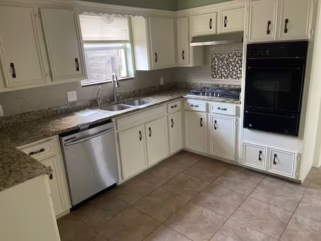 Photo 3 of 311 Edgeton Court, Houston, TX