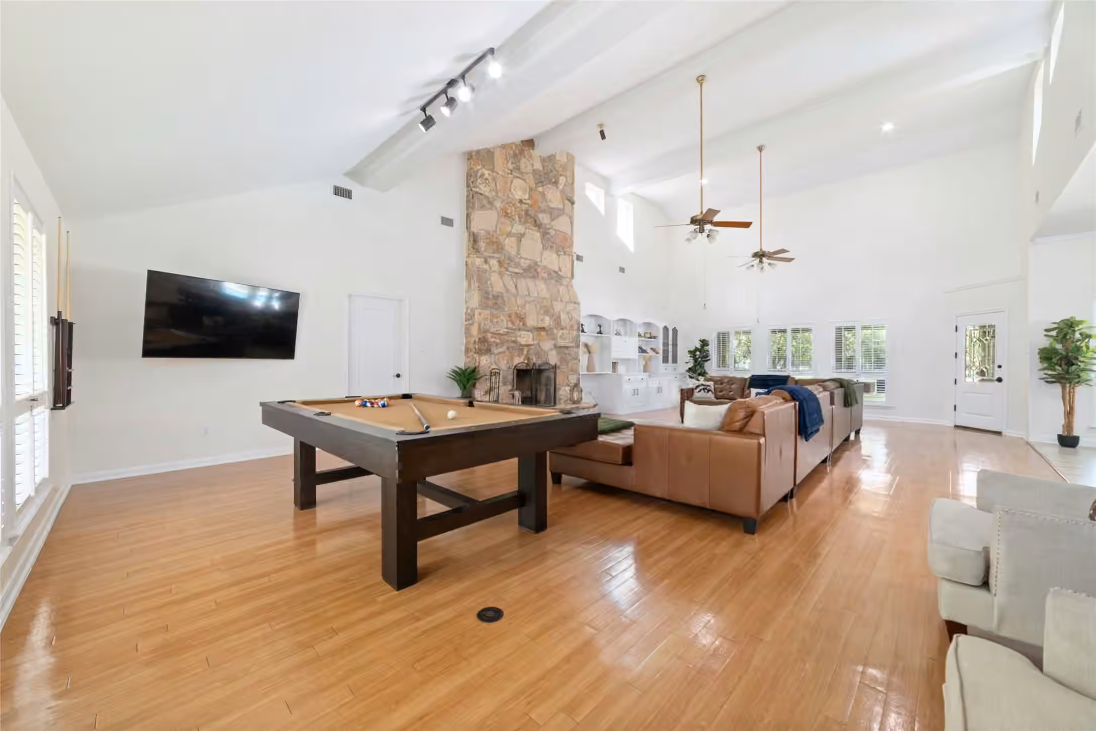 Photo 5 of 601 Brandon Road, Conroe, TX 77302