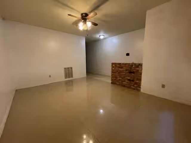Photo 7 of 7106 Pella Dr, Houston, TX