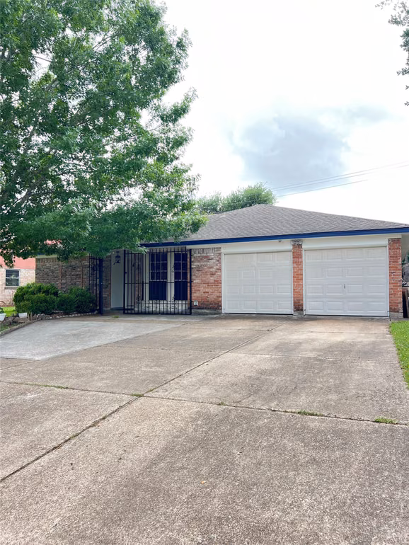 Photo 3 of 15119 Mcleod Drive, Houston, TX