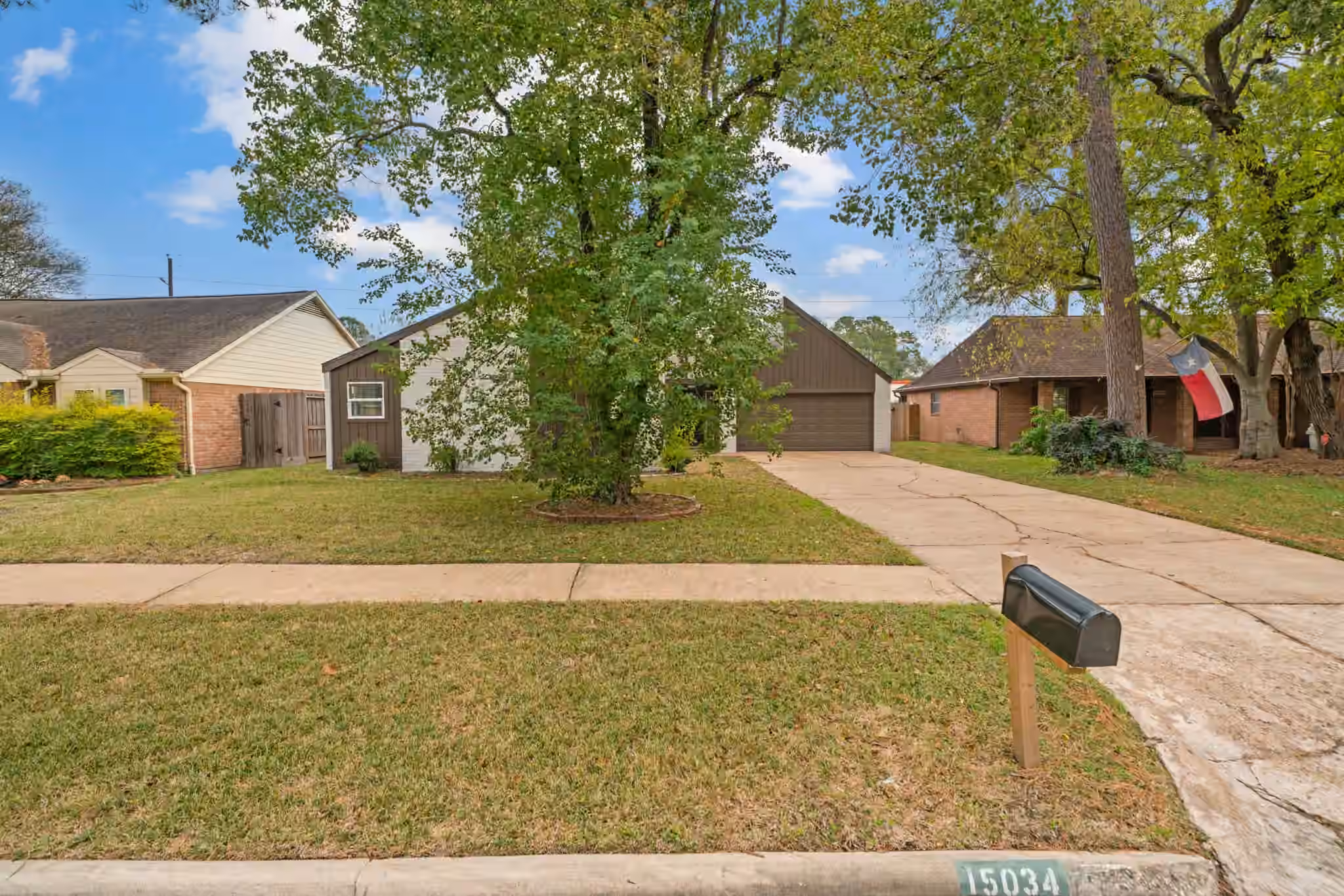 Photo 2 of 15034 Rose Valley Drive, Houston, TX