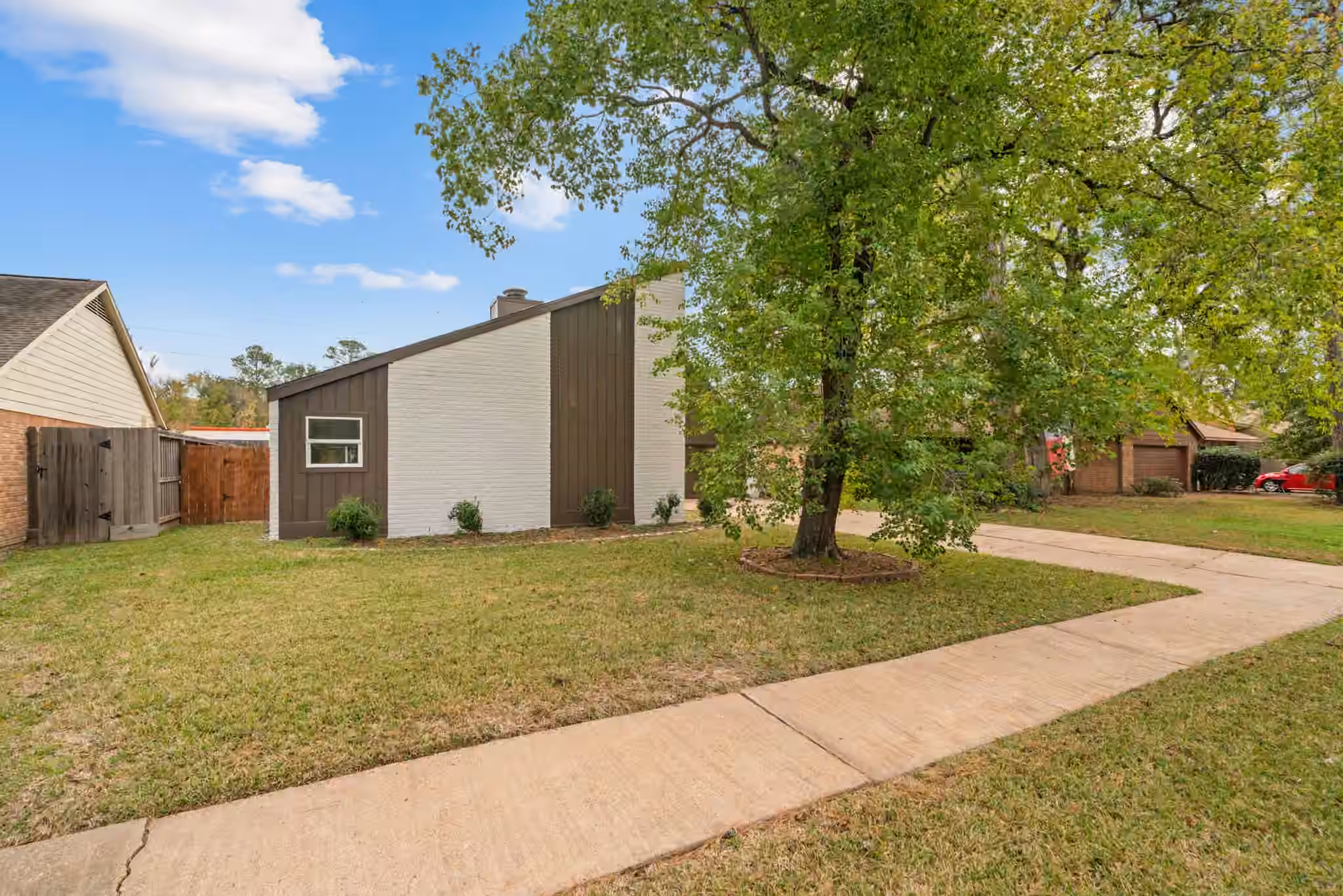 Photo 3 of 15034 Rose Valley Drive, Houston, TX