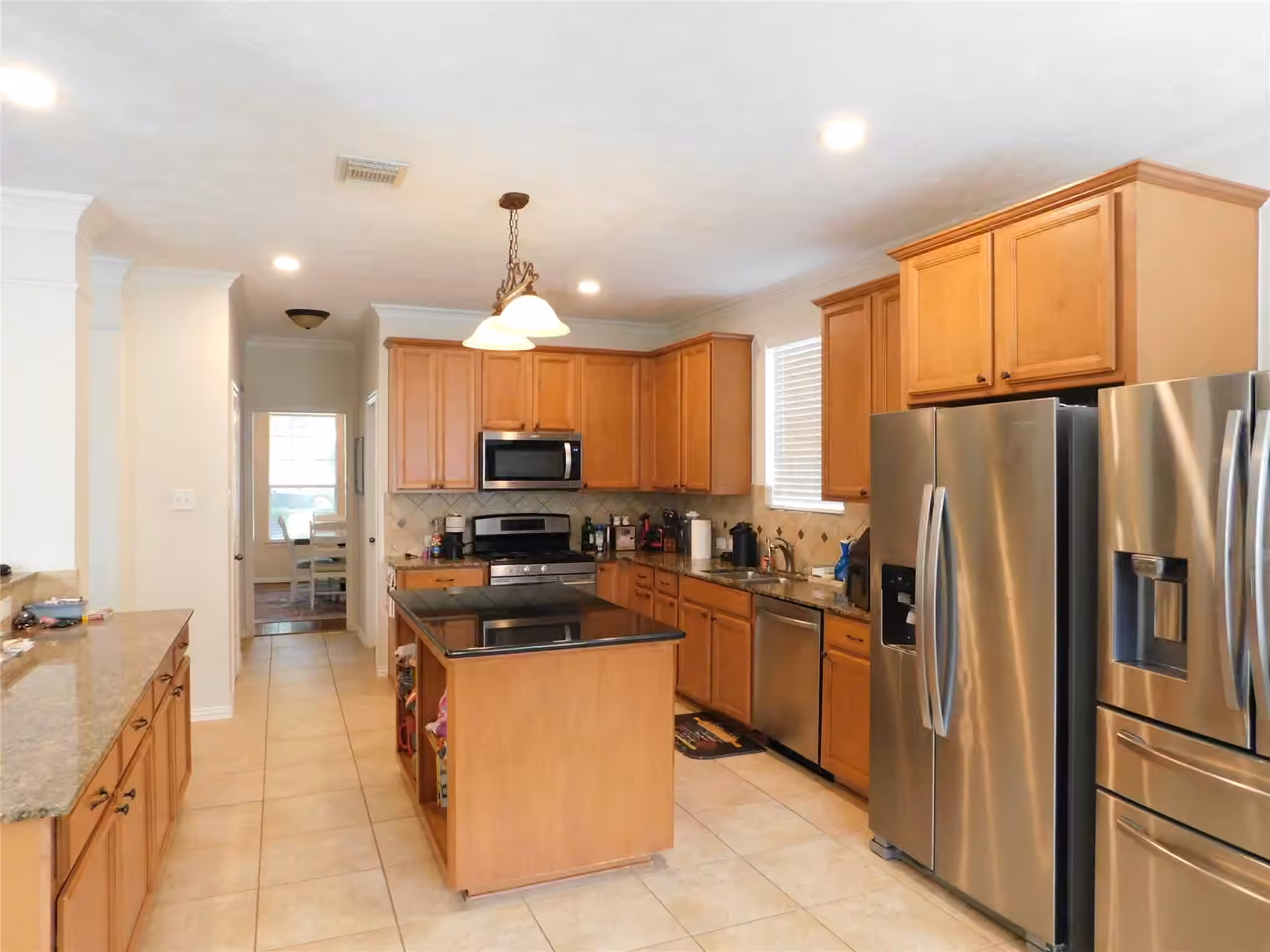 Photo 5 of 1703 Summergate Drive, Conroe, TX