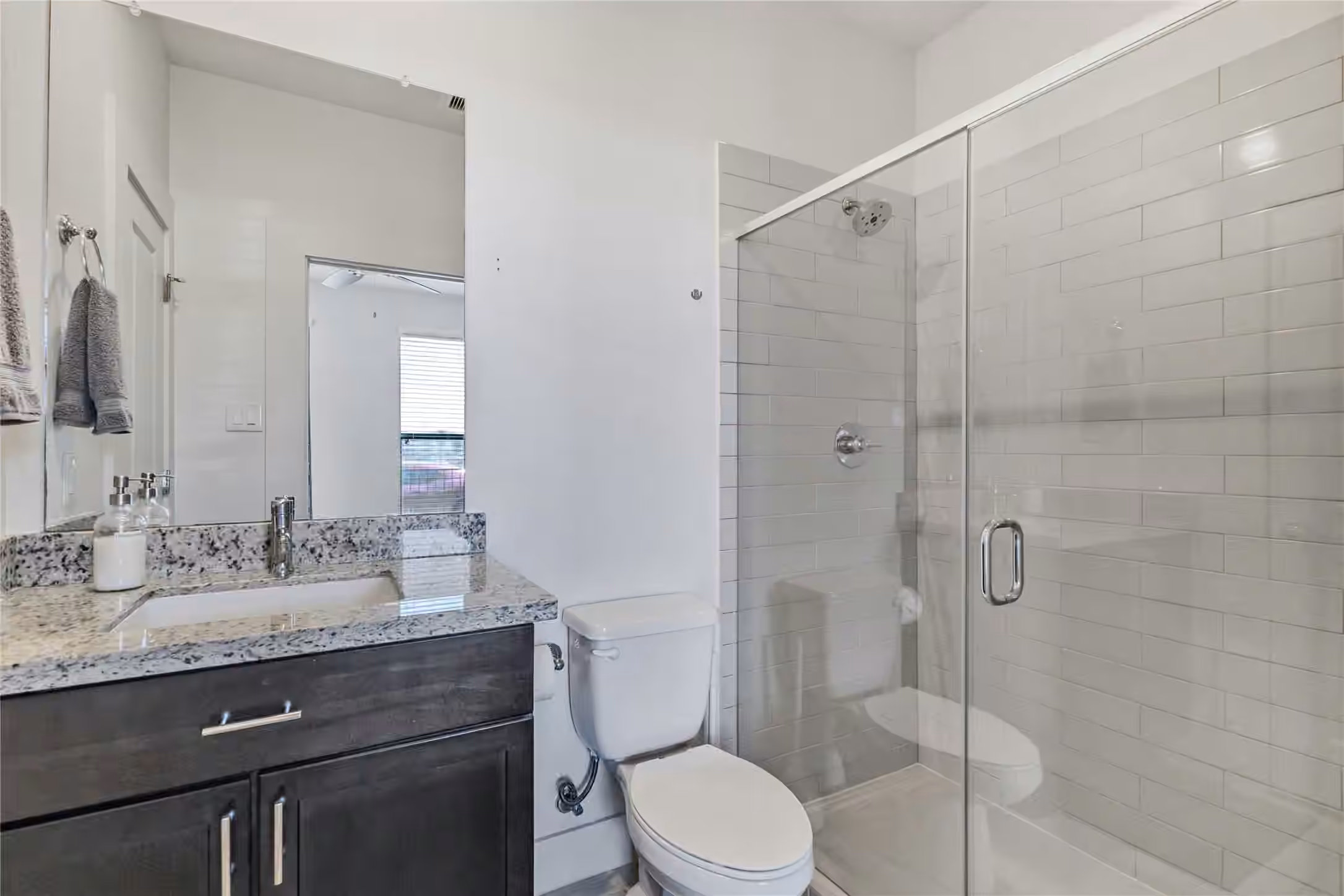 Photo 4 of 2114 Sabine Street, Houston, TX