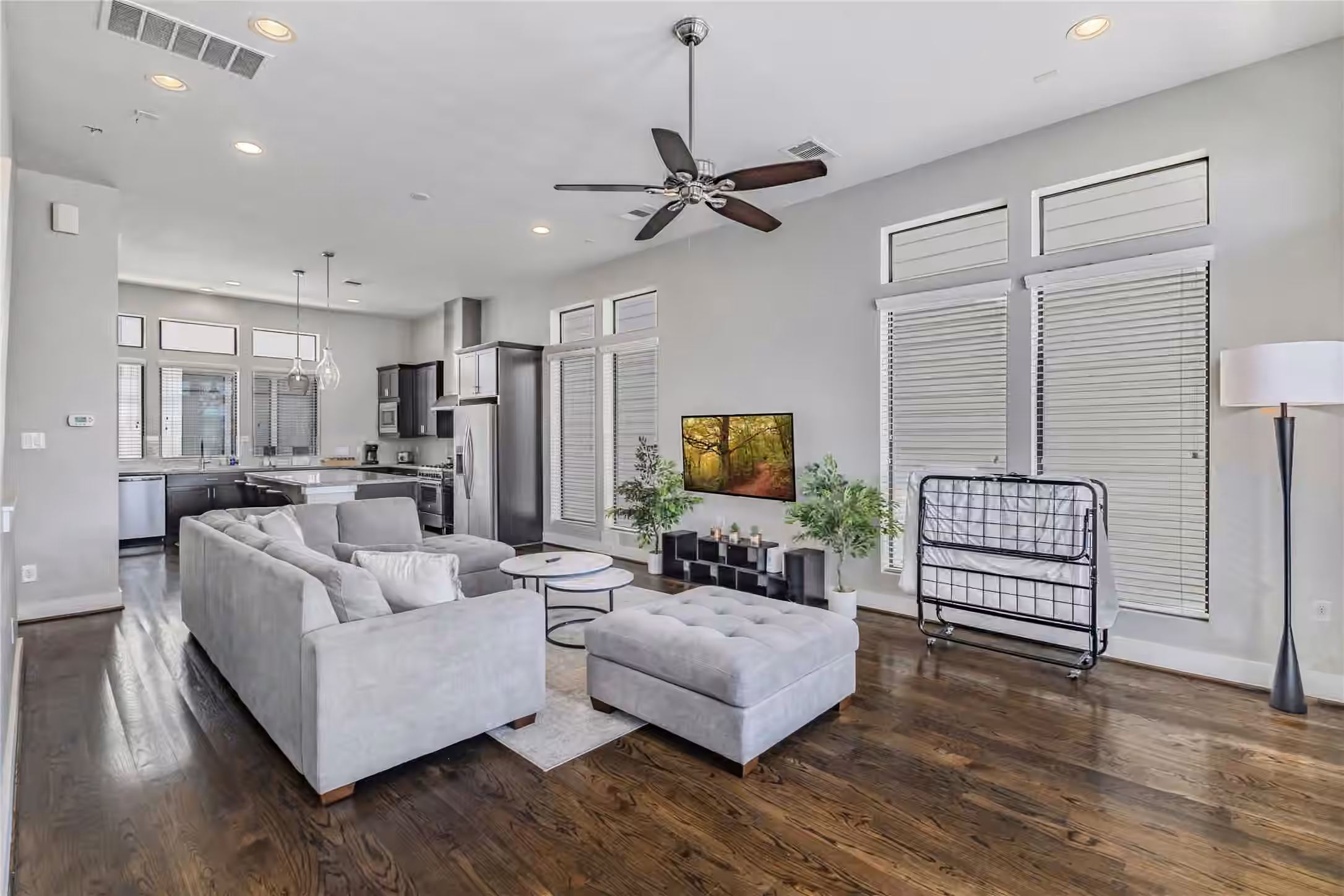 Photo 7 of 2114 Sabine Street, Houston, TX