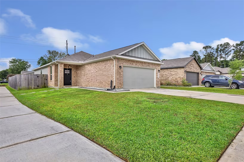 Photo 2 of 814 Redinger Ridge Drive, Houston, TX