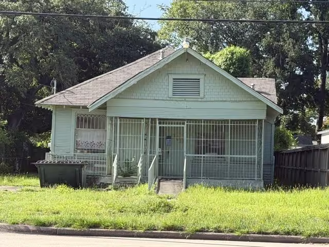 Photo of 909 W Little York Road, Houston, TX 77091