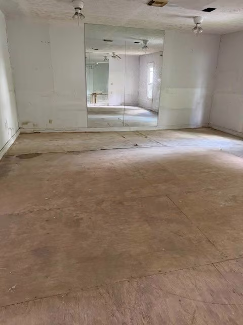 Photo 6 of 909 W Little York Road, Houston, TX