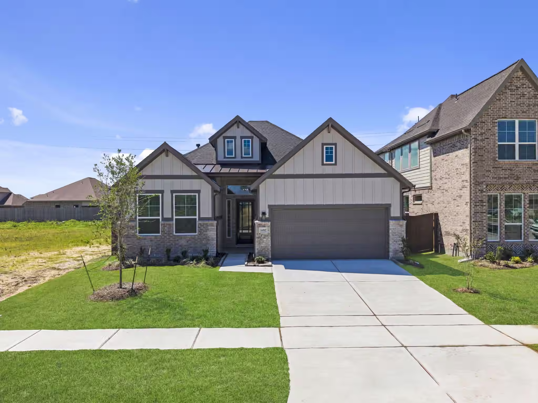 Photo 2 of 14910 Buffalo Head Street, Mont Belvieu, TX