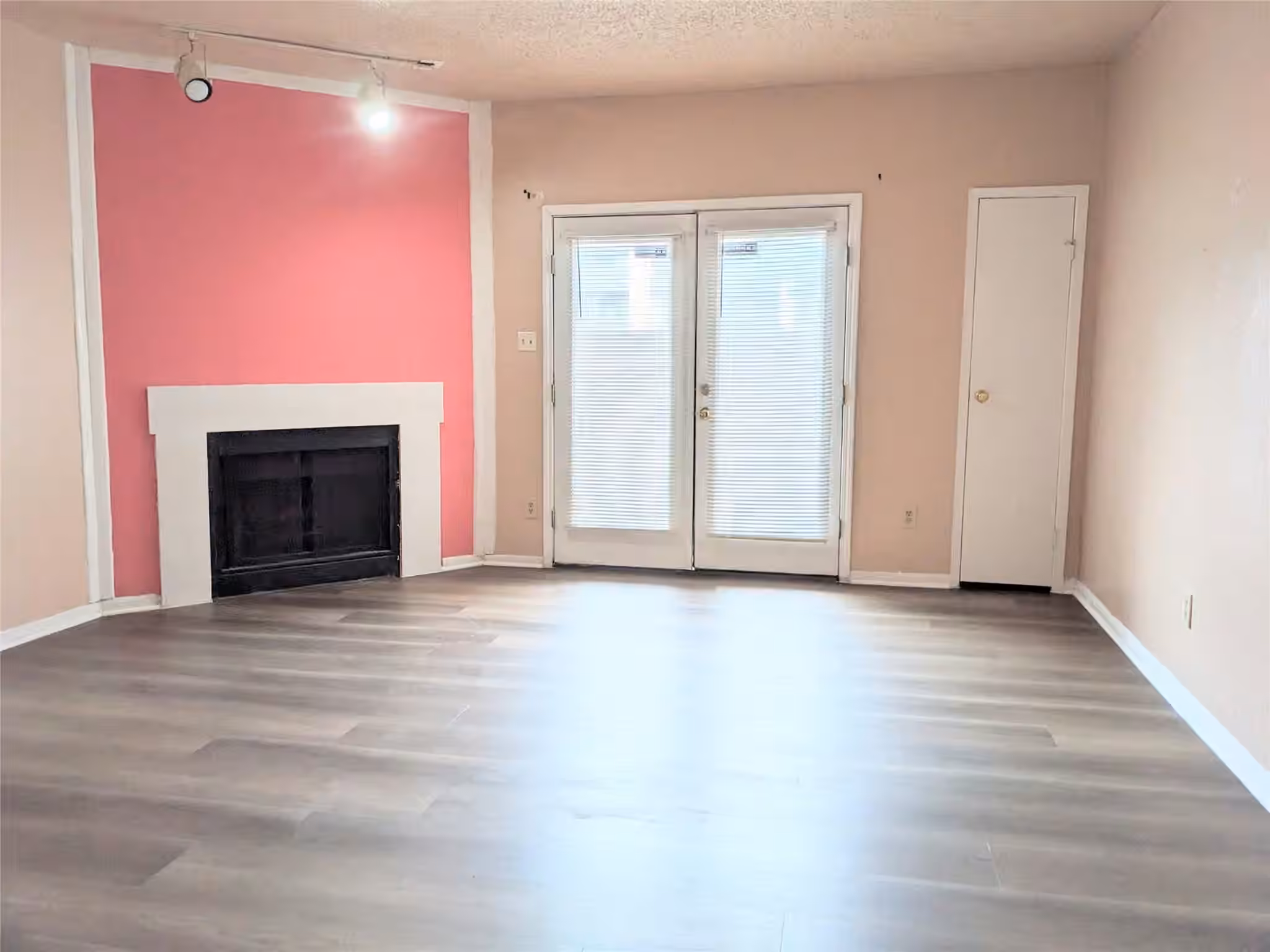 Photo 3 of 10855 Meadowglen Lane 702, Houston, TX 77042