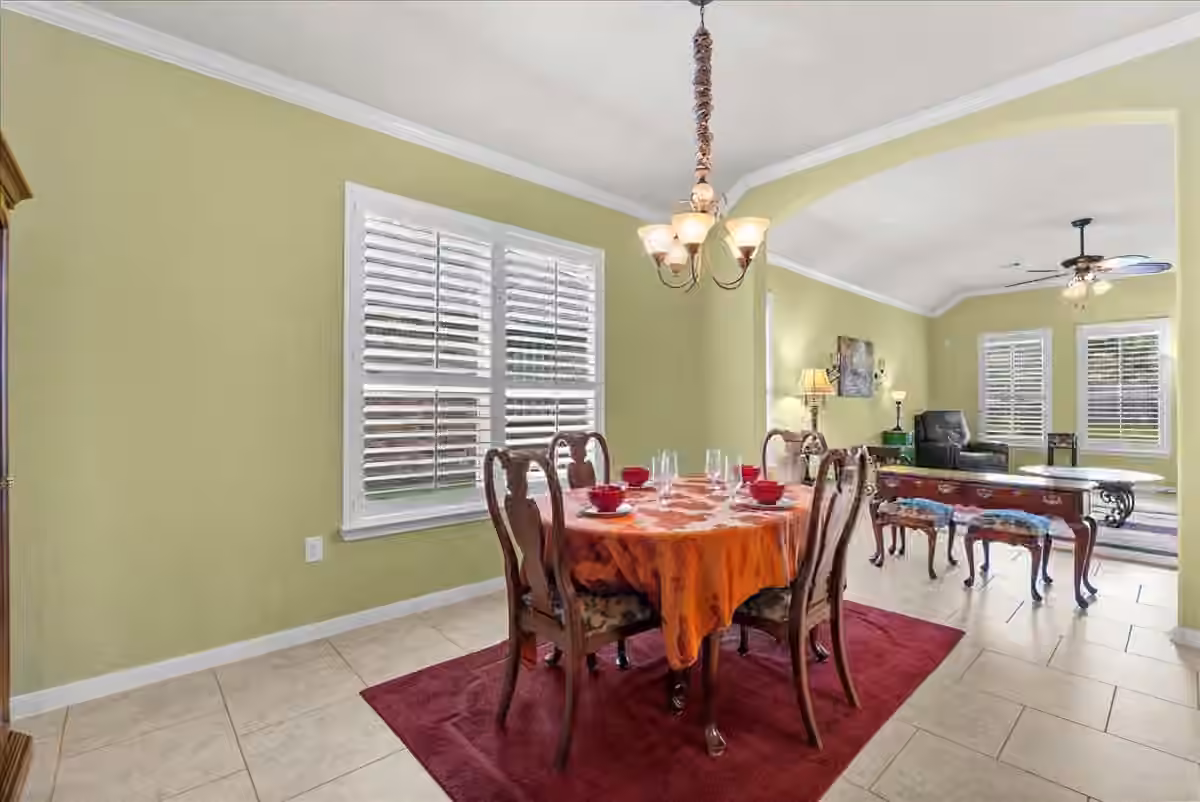Photo 5 of 1209 Modena Drive, Pearland, TX