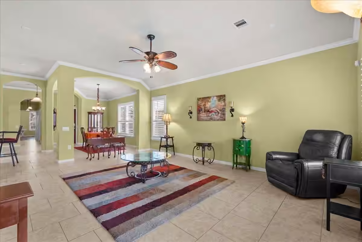 Photo 7 of 1209 Modena Drive, Pearland, TX
