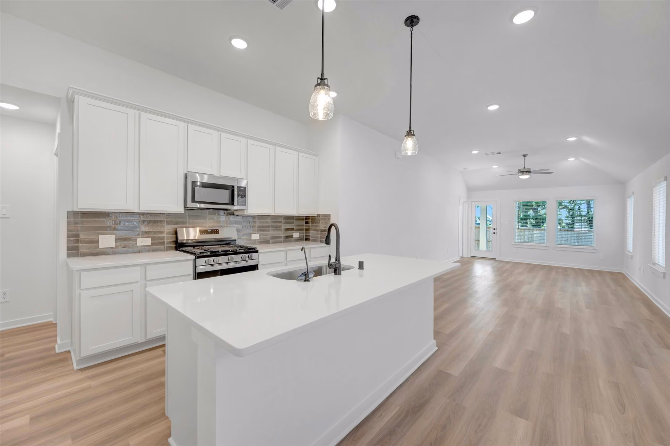 Photo 4 of 10346 Navarro Path, Montgomery, TX
