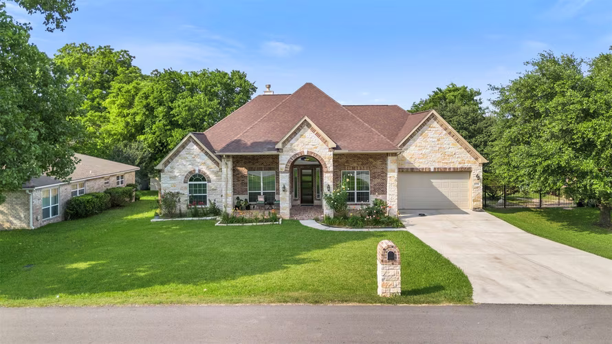 Photo of 13336 Lake Breeze Lane, Willis, TX 77318