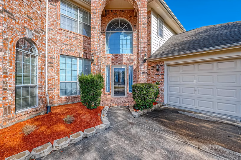 Photo 5 of 10626 Hillsdale Bridge Lane, Sugar Land, TX