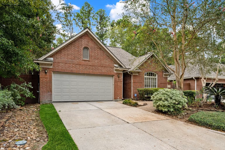 Photo 2 of 4318 Misty Timbers Way, Kingwood, TX
