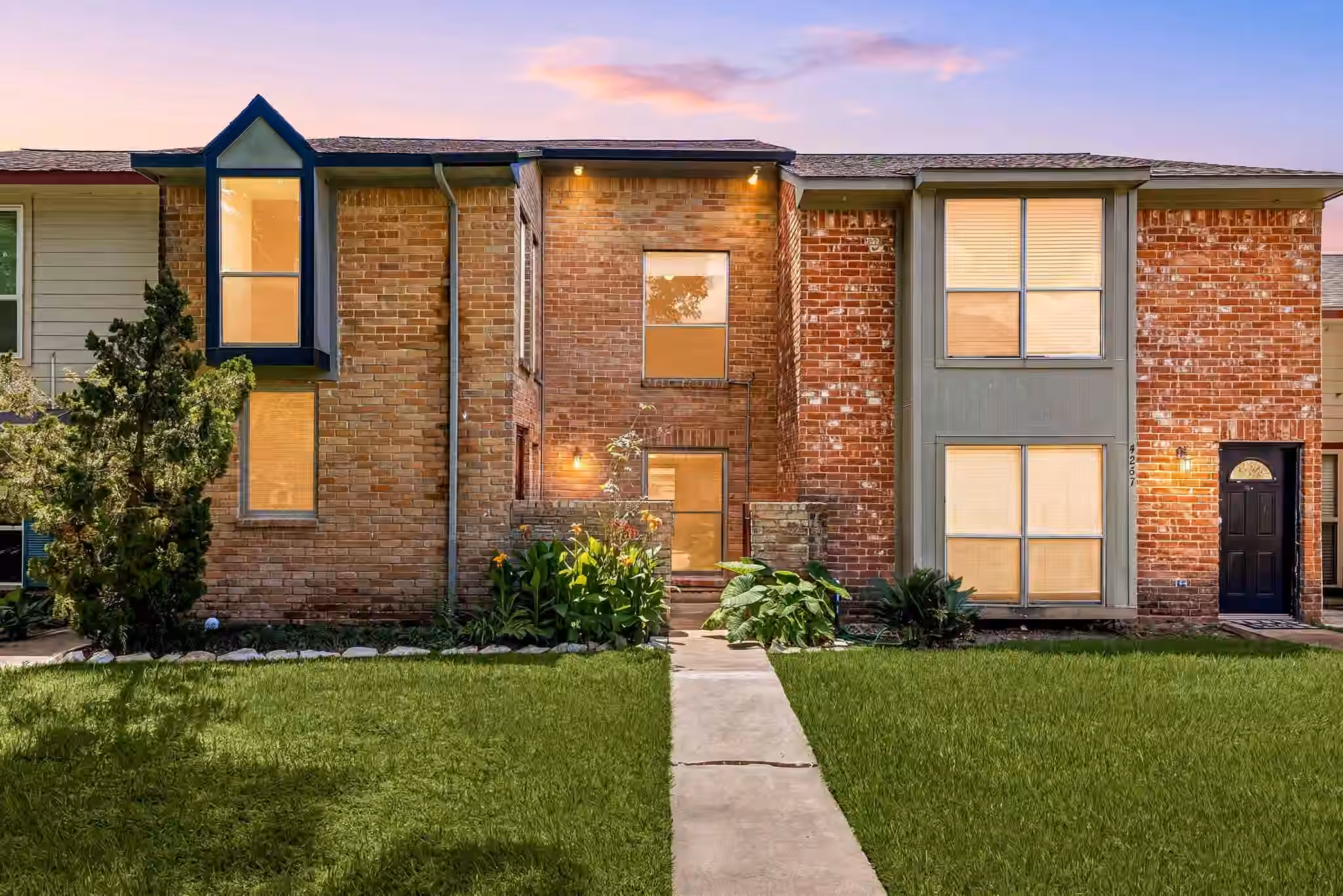 Photo 2 of 9263 Westwood Village Drive 50, Houston, TX