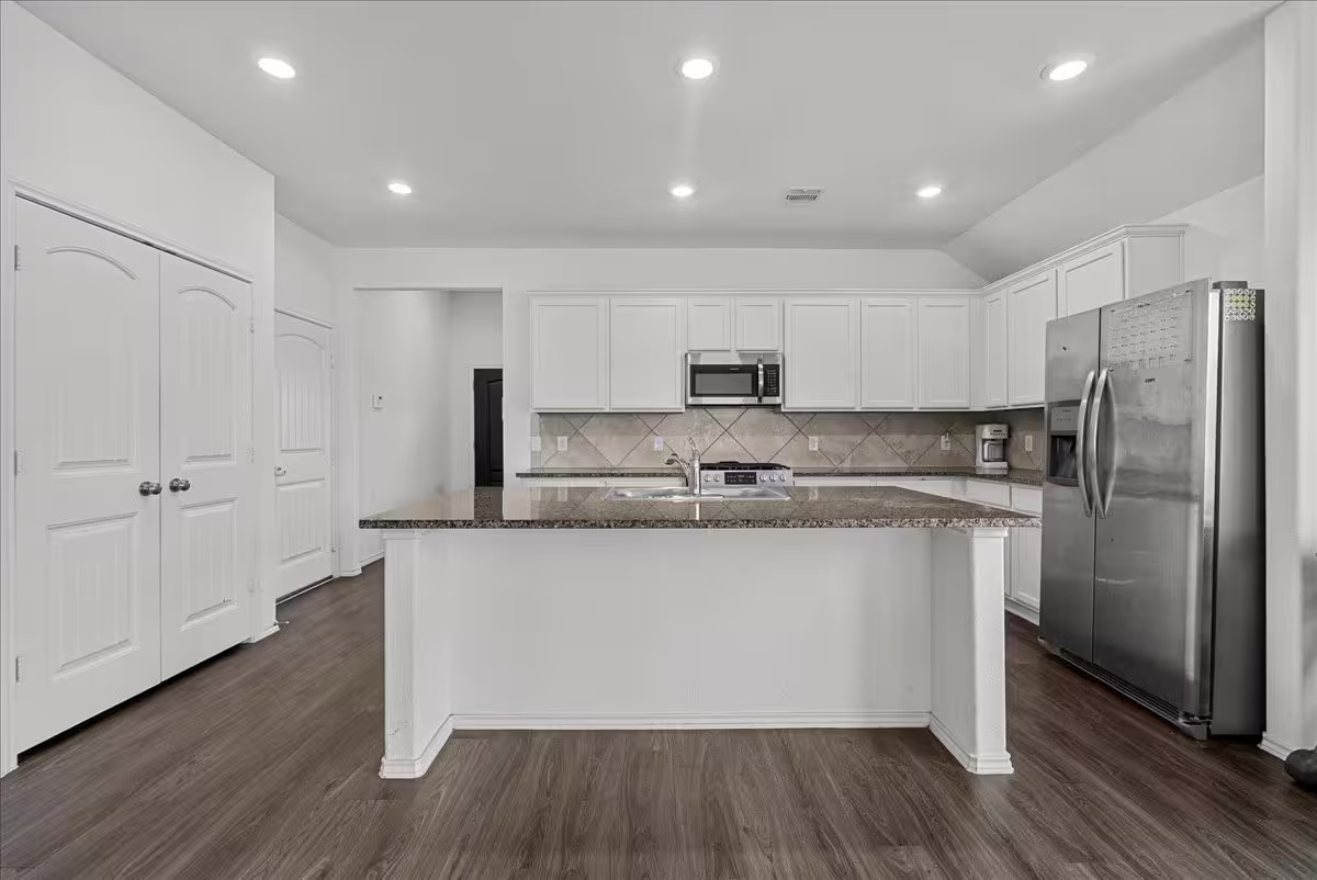 Photo 5 of 630 Harbor Colony Lane, La Marque, TX