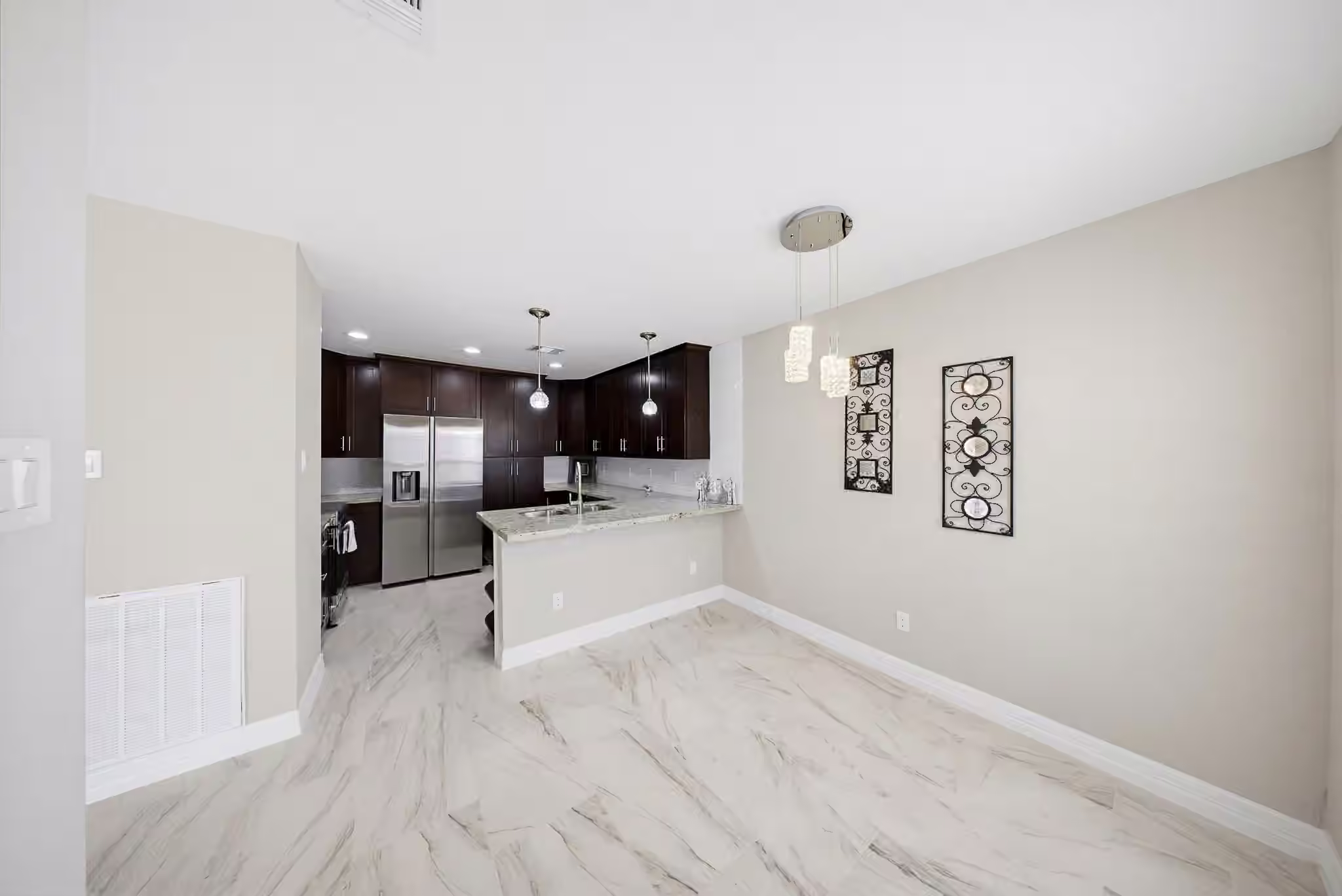 Photo 7 of 12411 Sungate Lane, Houston, TX