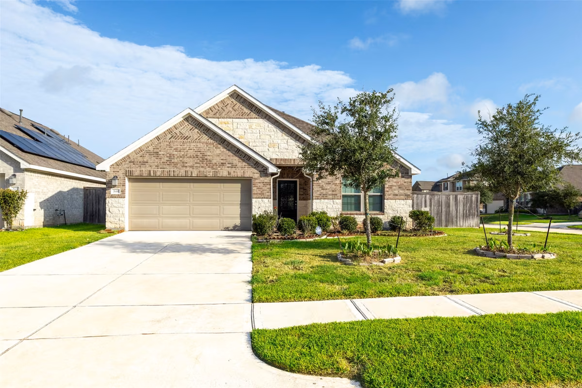 Photo of 2610 Blue Abbot Drive, Fresno, TX 77545
