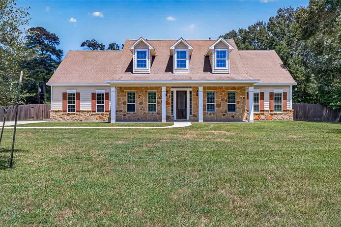 Photo 2 of 22040 Robins Road, Hockley, TX