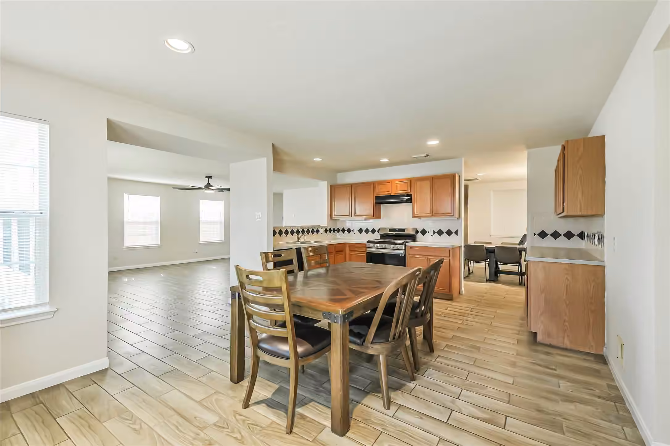 Photo 7 of 4011 Brighton Springs Lane, Katy, TX