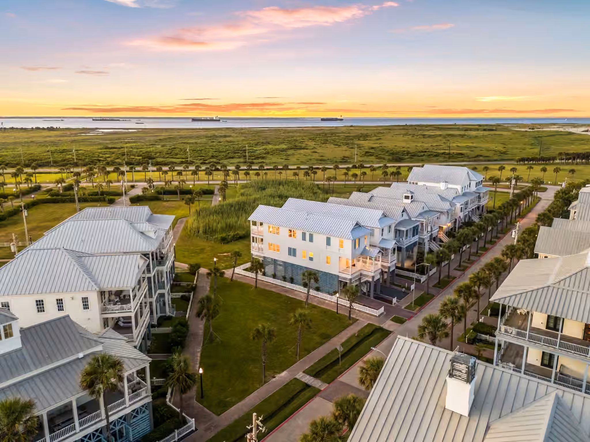 Photo of 2602 E Seaside Drive, Galveston, TX 77550