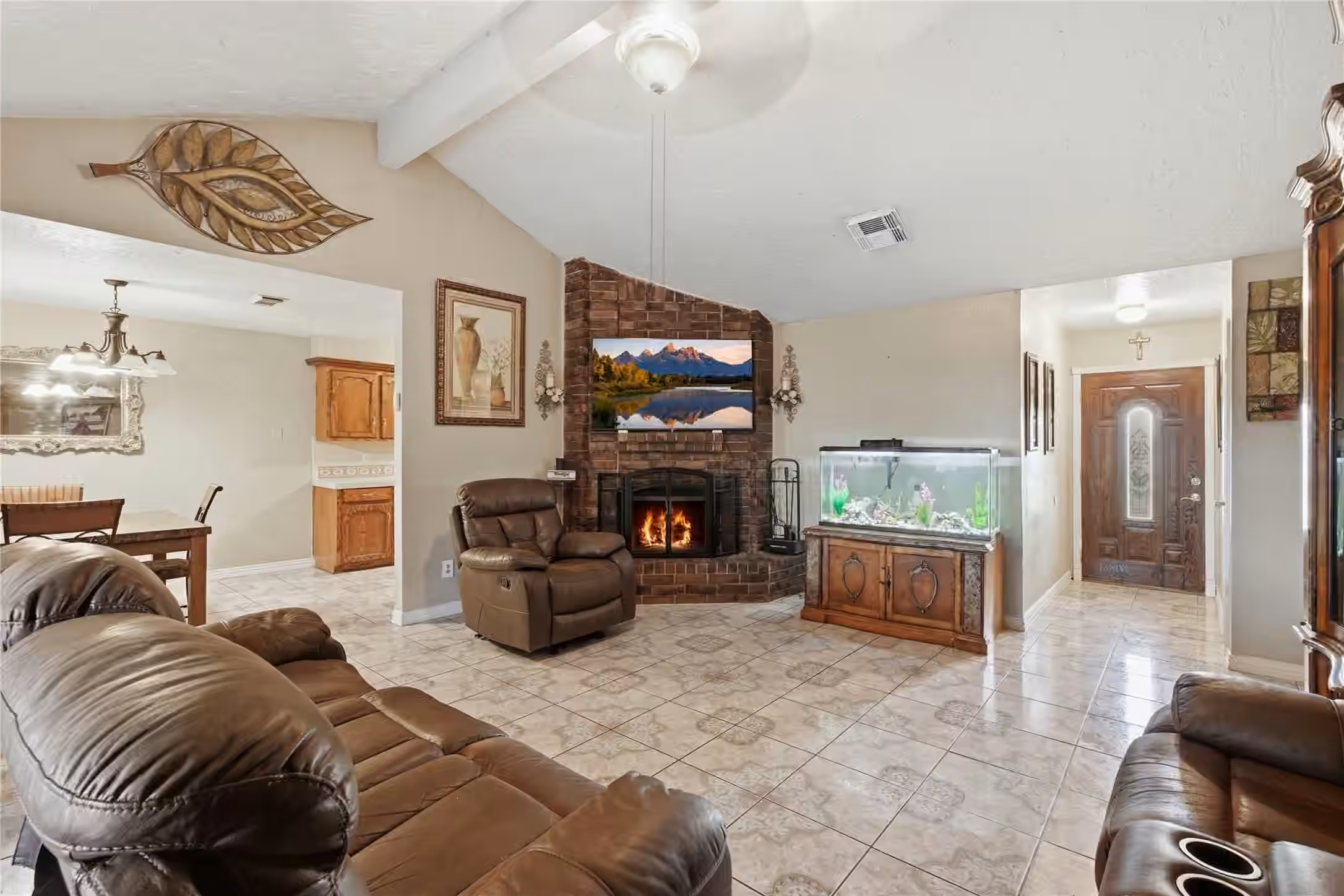 Photo 3 of 7522 Shoshone Drive, Baytown, TX