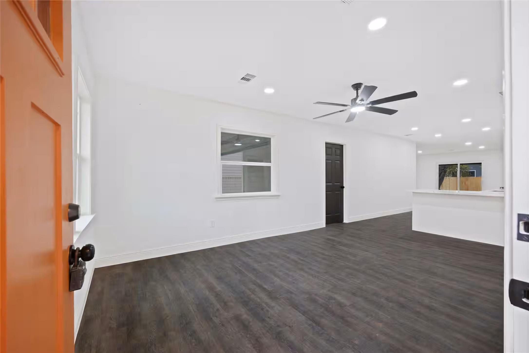 Photo 3 of 125 Bolden Street, Houston, TX