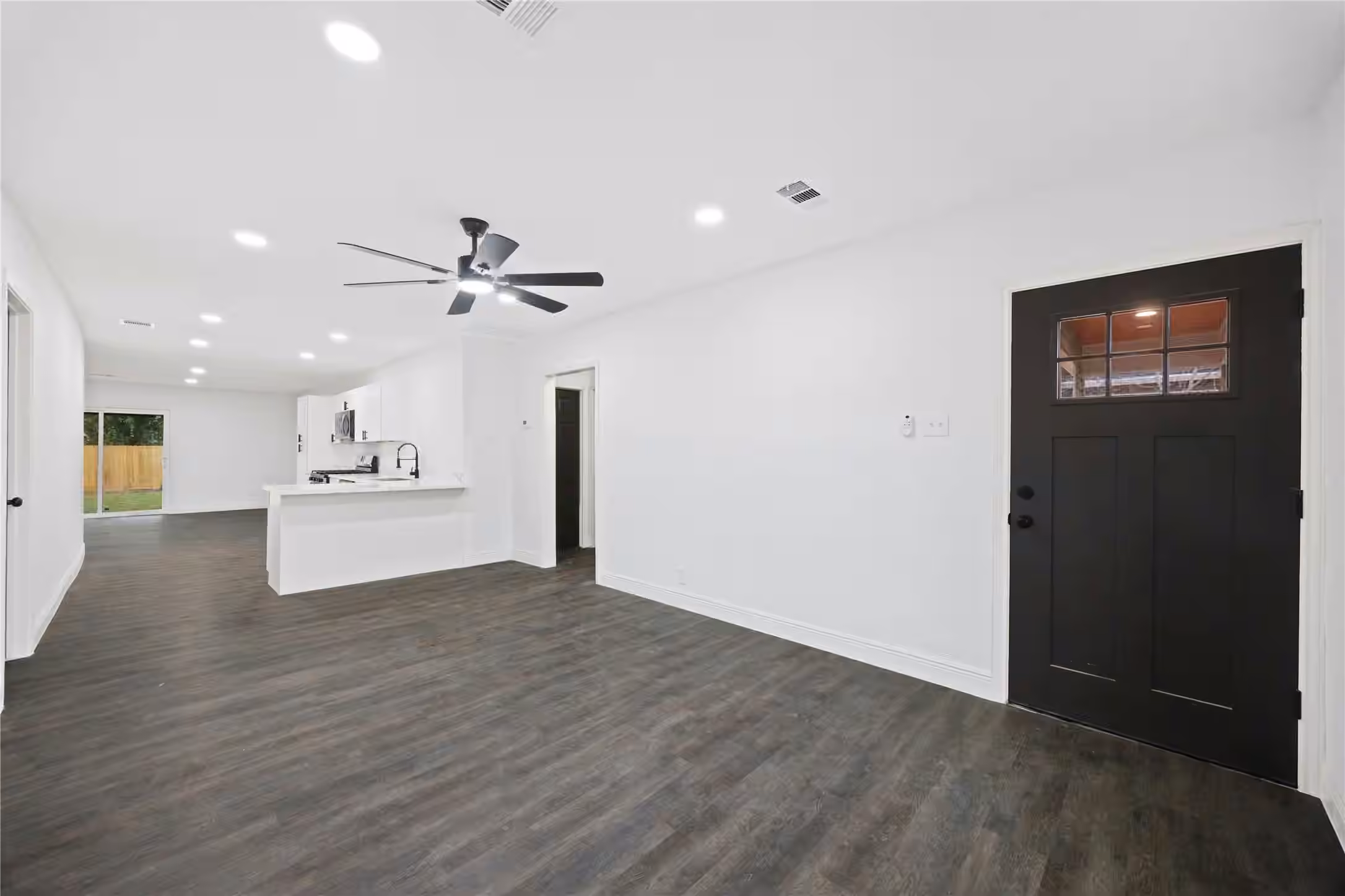 Photo 4 of 125 Bolden Street, Houston, TX