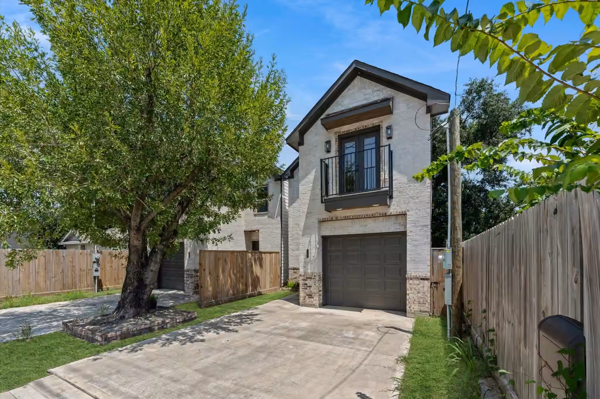Photo 3 of 7327 Market Street, Houston, TX