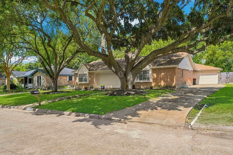 Photo of 11707 Moltere Drive, Houston, TX