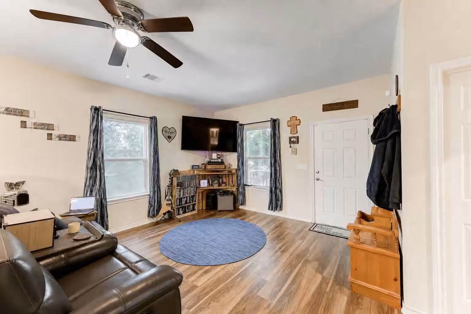 Photo 3 of 301 Bayou Drive, Channelview, TX