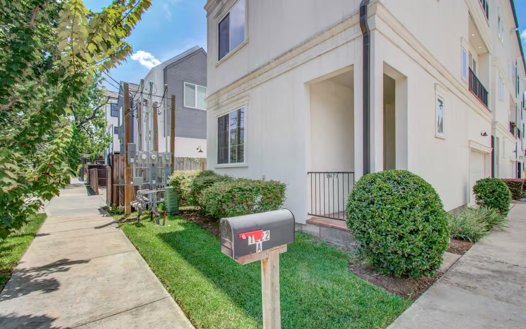 Photo 4 of 1222 W 24th Street A, Houston, TX