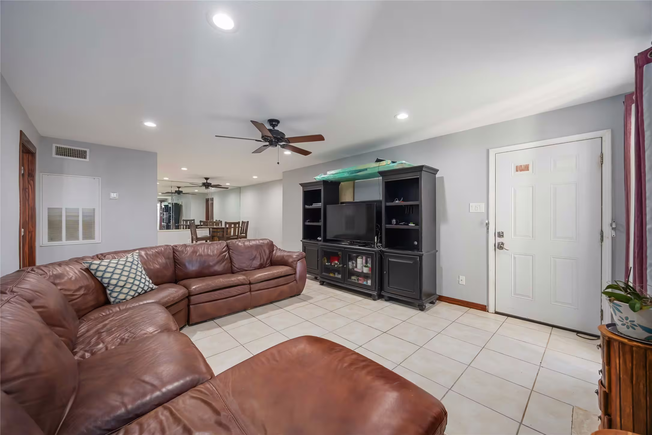 Photo 4 of 7400 Bellerive Drive 1807, Houston, TX